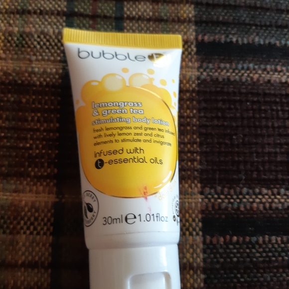 Ipsy bag and four items - Picture 7 of 8